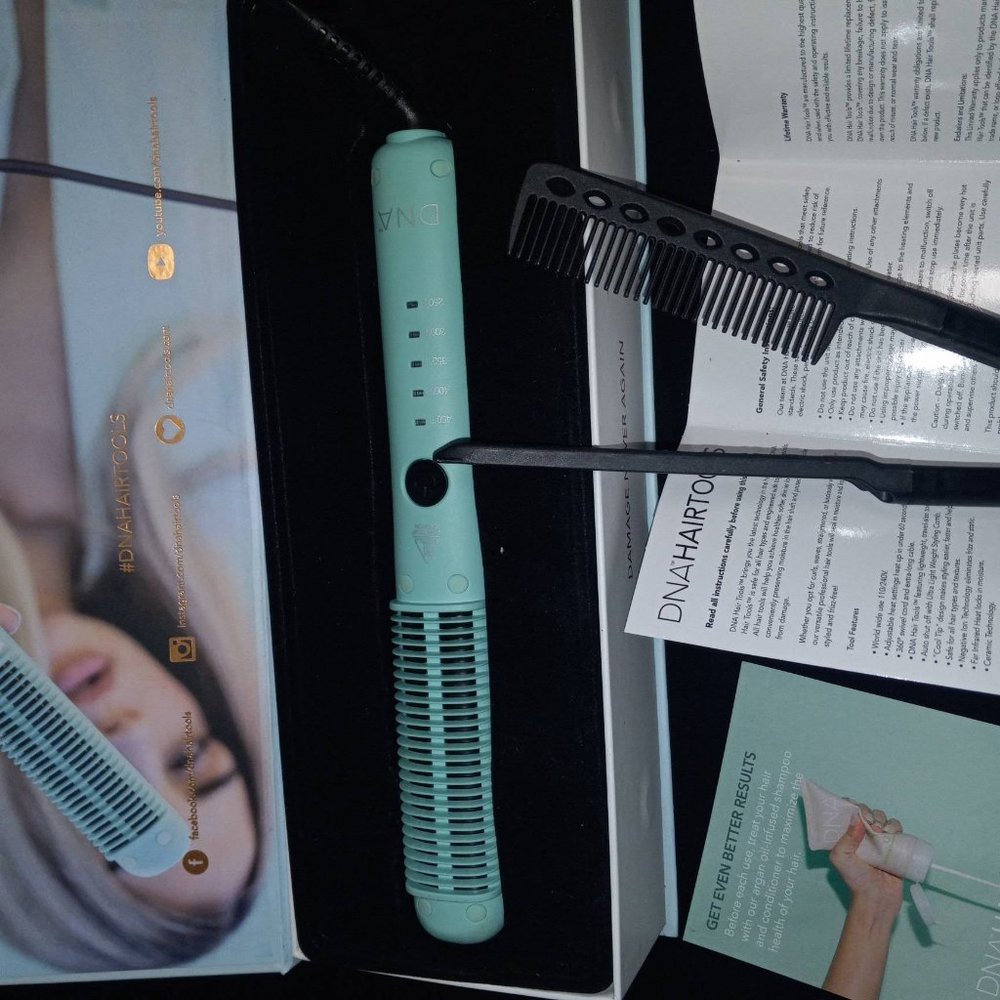 DNA HAIRTOOLS Styling Comb PRO2 Aquamarine -  Unused